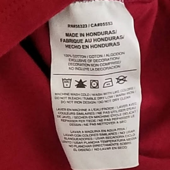 ~~SOLD~~The Nike tee Red Athletic Cut - Picture 4 of 5